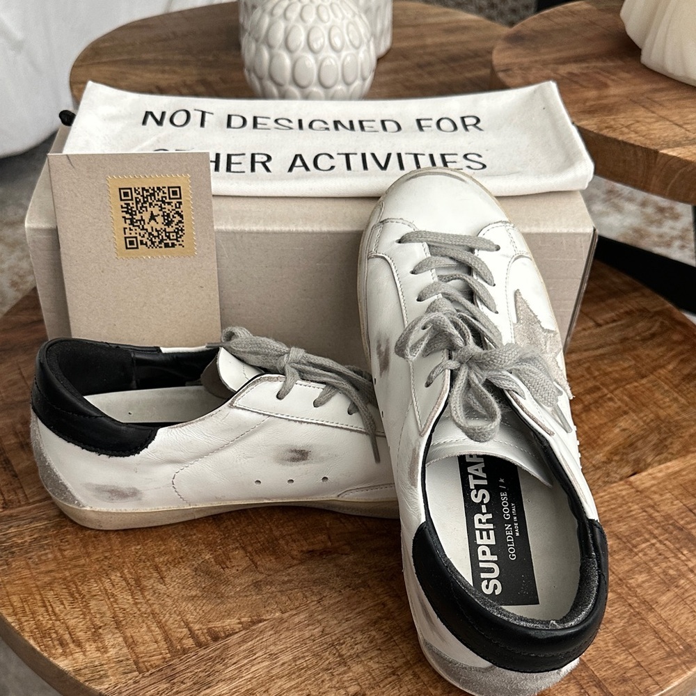 Golden Goose Super-Star classic White and Black